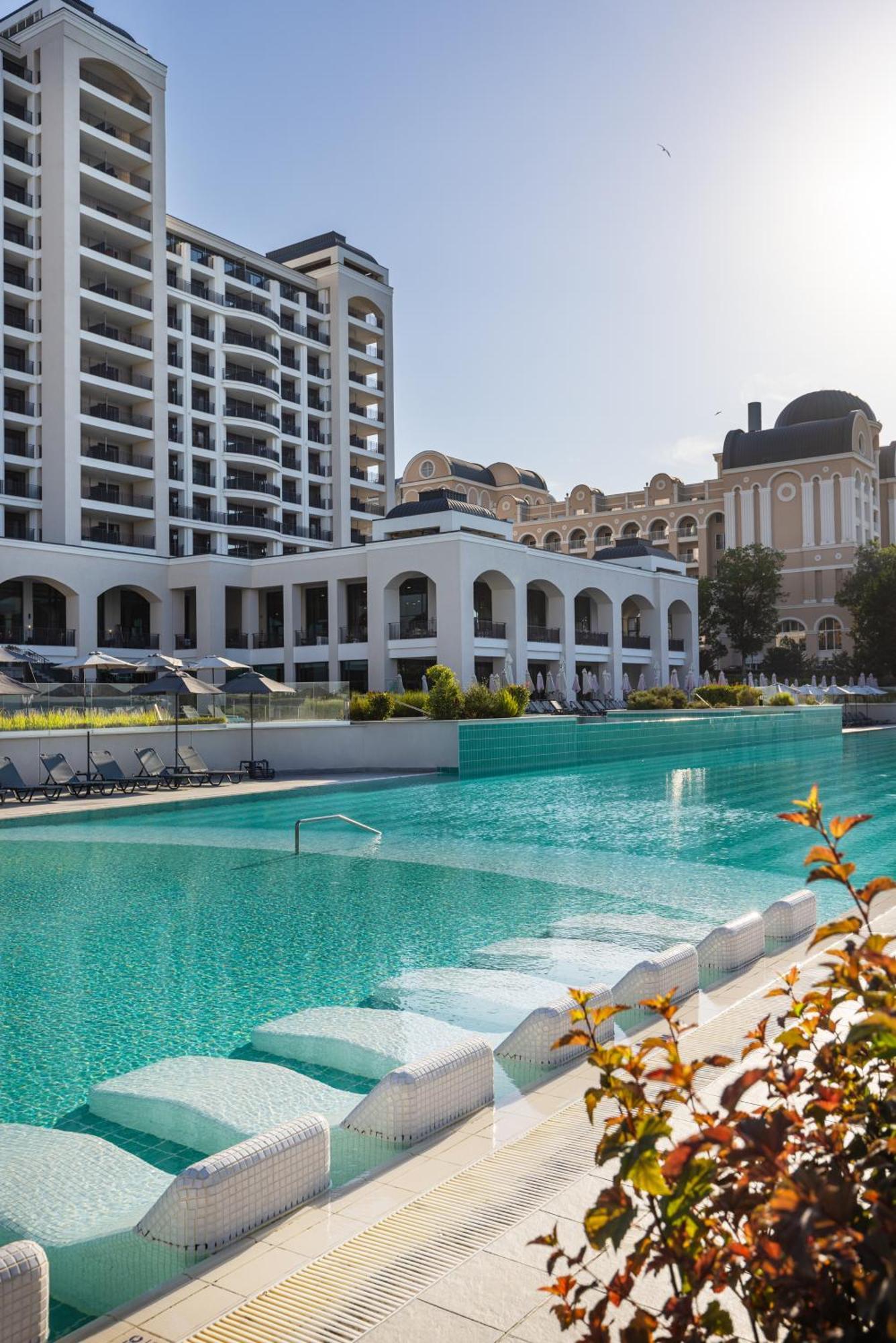 Secrets Sunny Beach Resort & Spa (Adults Only) 외부 사진 The hotel's pool
